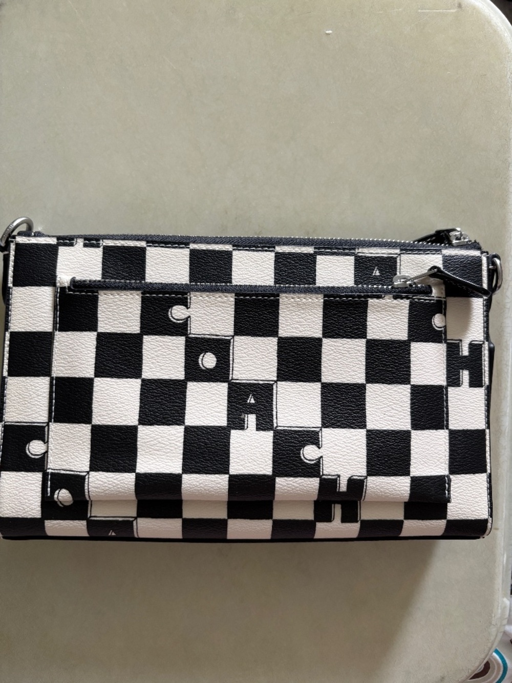 SUPER RARE COACH HOLDEN CHECKERED CROSSBODY NEW WITHOUT TAGS